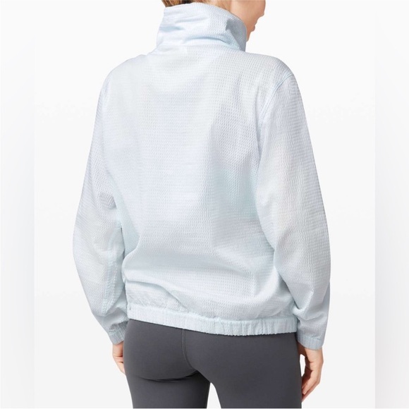Lululemon Pack‎ Light Pullover Iced Iris Blue Size 4 Half Zip Windbreaker Jacket - Picture 2 of 13